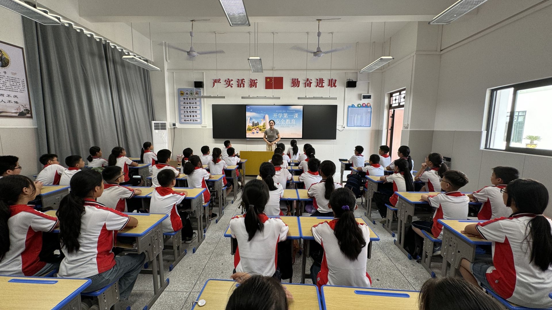 湖北崇阳：开学啦！各中小学“开学第一课”精彩开讲