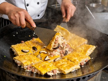 一批“00后”教机器人如何做“人”