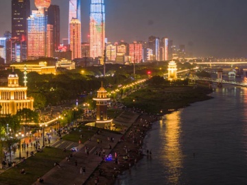 央视称“一觉醒来郭帆白改了”